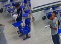 Auxiliar de limpeza viraliza ao ajudar aluno a concluir atividade em escola no Maranhão e gesto emocionante comove a internet