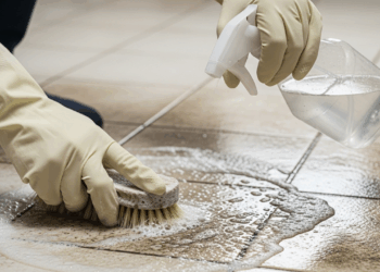 Como remover encardido em pisos sem produtos químicos caros, usando misturinha barata