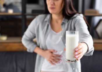 Quem tem intolerância à lactose não precisa abrir mão do sabor nas receitas, saiba como substituir o leite
