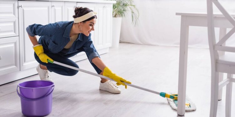 Limpeza surpreendente: solução caseira elimina germes e perfuma ao mesmo tempo