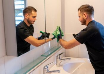 Mantenha seu banheiro limpo sem esforço: os métodos que protegem azulejos e metais