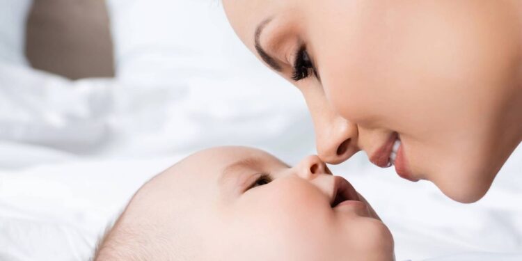 Para escolher nomes raros de bebê, veja opções que combinam tradição e originalidade