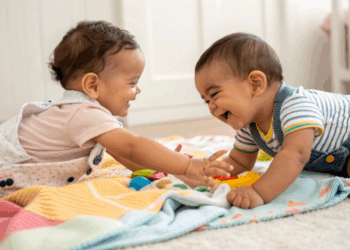 Simples e marcantes, nomes curtos encantam pais em 2026 e viram tendência