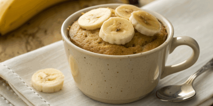 Receita de bolo de caneca de banana fácil e delicioso de fazer em apenas 4 minutos