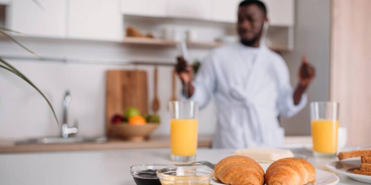 Sem tempo de manhã? Veja como ter um café nutritivo e gostoso em 5 minutos