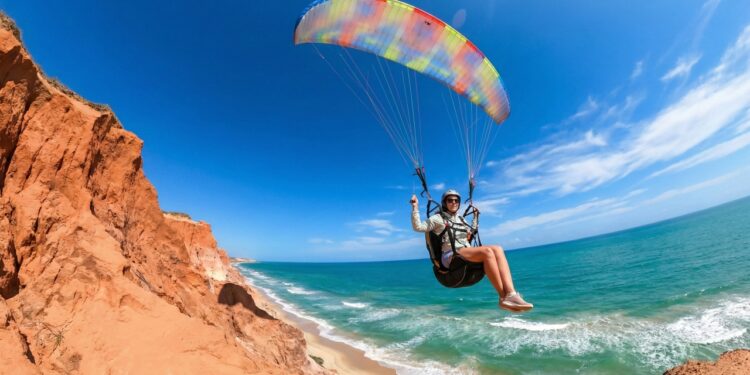 A vila do Ceará onde as águas do mar esmeralda atraem viajantes do mundo inteiro
