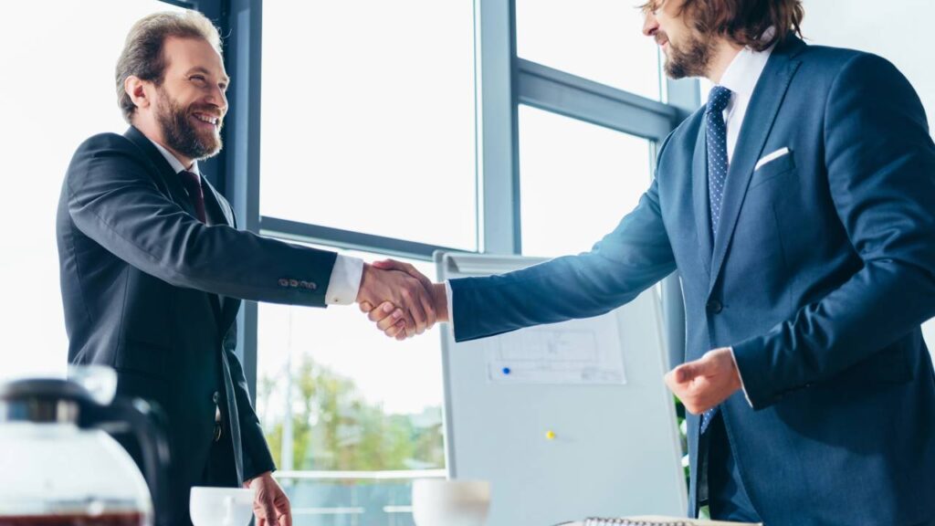 Seis habilidades práticas ajudam a crescer na carreira, ganhar mais e se destacar, mesmo em cenários incertos