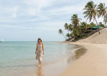 A praia brasileira que é a maior do mundo e cria um horizonte impossível de medir