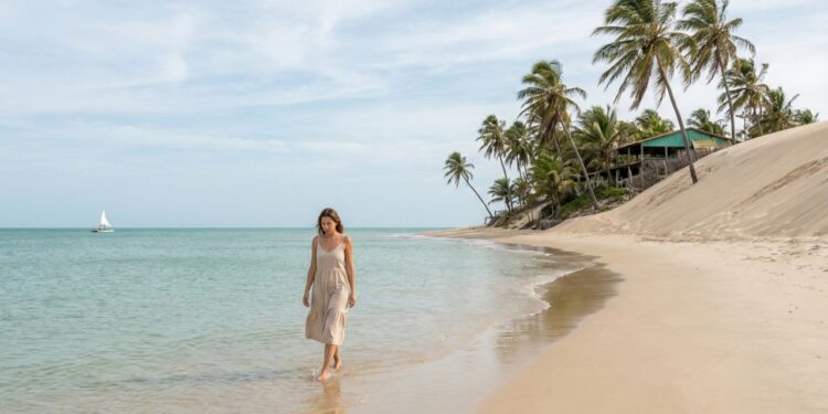 A praia brasileira que é a maior do mundo e cria um horizonte impossível de medir