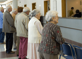 Ao completar 60 anos em 2026, cidadãos passam a ter novos direitos e benefícios