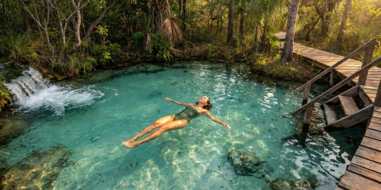 Mais de 20 nascentes onde ninguém afunda e dunas únicas no cerrado: o deserto dourado escondido no centro do Brasil
