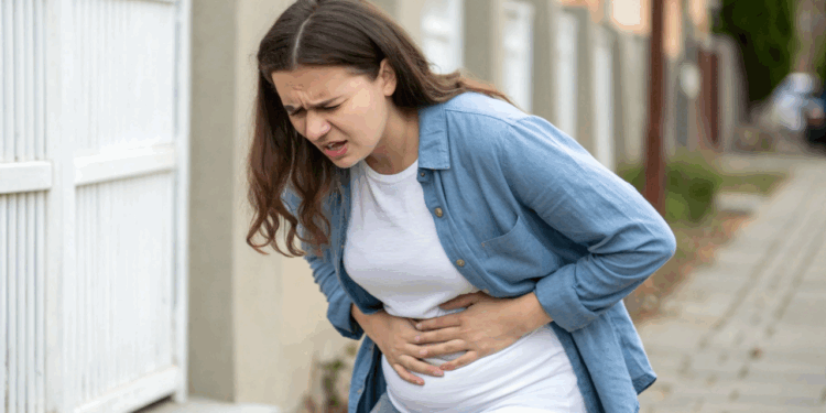 O hábito diário ignorado que favorece o inchaço abdominal e desconfortos recorrentes