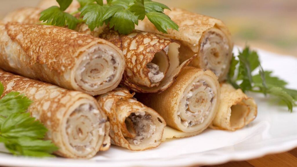 Aprenda a fazer panqueca de frango simples com recheio cremoso e massa leve