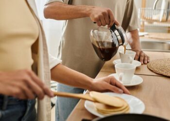 Sem tempo para cozinhar? Esta panqueca rápida com 3 ingredientes resolve seu café em minutos