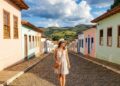 O paraíso do interior goiano com cachoeiras de águas claras e ruas coloniais