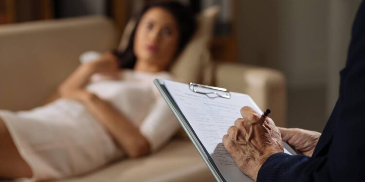 Salário de psicólogo cresce até 30% com pós-graduação e telepsicologia