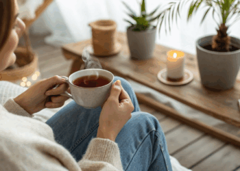 Cinco chás que ajudam a relaxar sua ansiedade em até 10 minutos e melhoram sua noite de sono