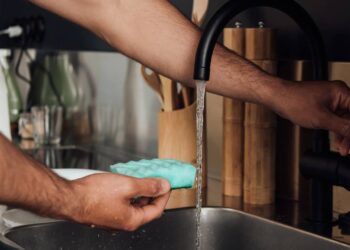 Economize até 40% na sua conta de água adotando mudanças simples no dia a dia