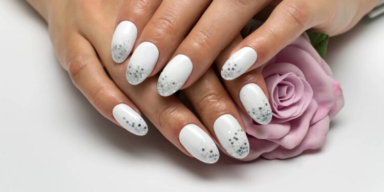 O que fazer quando a unha não cresce mesmo com base fortalecedora