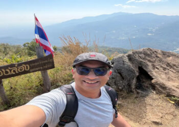 Aos 50 anos, ele largou a empresa e encontrou nova vida com mais liberdade na Tailândia