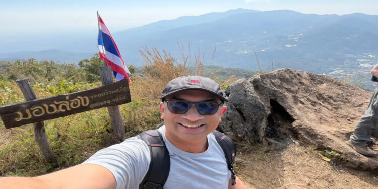 Aos 50 anos, ele largou a empresa e encontrou nova vida com mais liberdade na Tailândia