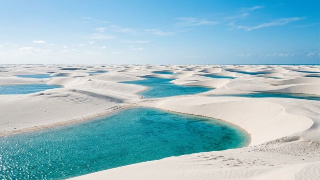 A região de dunas que ficou pouco explorada por anos e hoje impressiona com paisagens surreais que mudam de forma com o vento