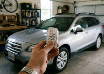 Cada vez mais motoristas estão embrulhando as chaves do carro em papel alumínio, e com razão