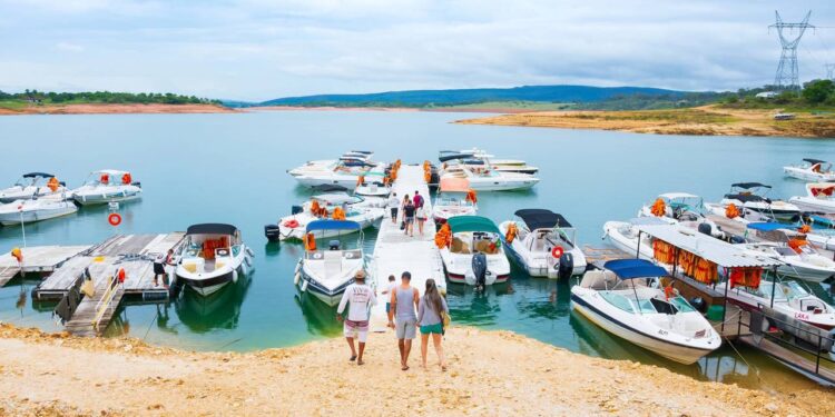 Minas Gerais esconde um mar secreto e fica a 4 horas de Belo Horizonte