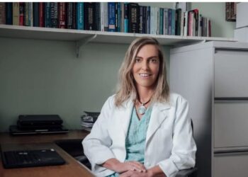 Cientista brasileira cria proteína que reacende esperança em pacientes paralíticos