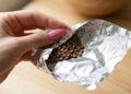 Transportar lentilhas embrulhadas em papel alumínio: para que serve e por que alguns recomendam