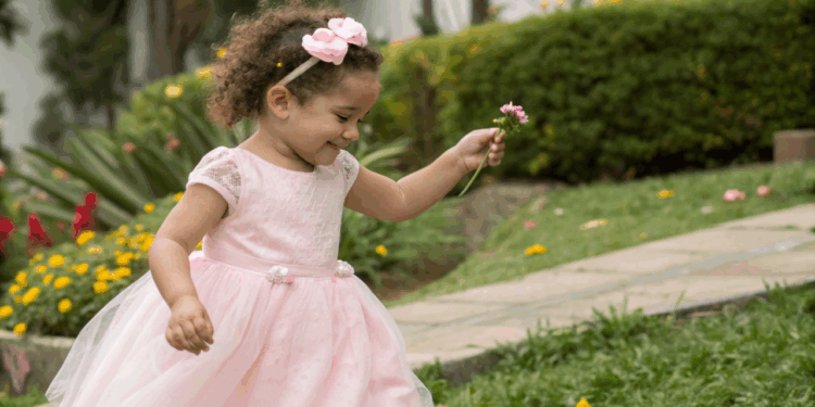 6 nomes femininos lindos que carregam luz, poder e identidade única