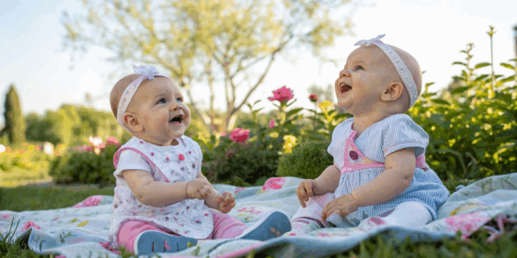 Antes de registrar o bebê, veja nomes que carregam luz e força no significado