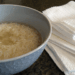 Não jogue fora o arroz empapado, veja o truque com papel toalha que salva a receita