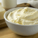 Acabou o creme de leite? Aprenda receita caseira de apenas 2 ingredientes que irá substituir