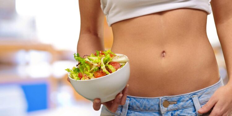 Nem remédio, nem dietas: o chá que pode ser a salvação para o seu estômago