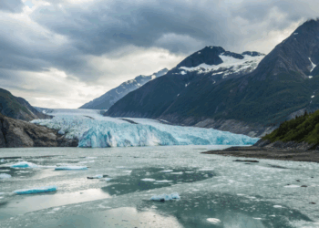Geleiras do Alasca derretem até três semanas a mais a cada 1°C de aquecimento