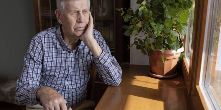 As pessoas nascidas nos anos 1950 parecem frias para muitos hoje, mas carregam uma força moldada por pais que precisaram sobreviver antes de sentir