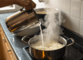 Truque de chef com água quente que deixa o arroz soltinho, mesmo quem nunca cozinhou consegue fazer