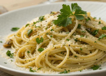 Alho e óleo no ponto certo: como deixar seu macarrão digno de um prato de chef gourmet
