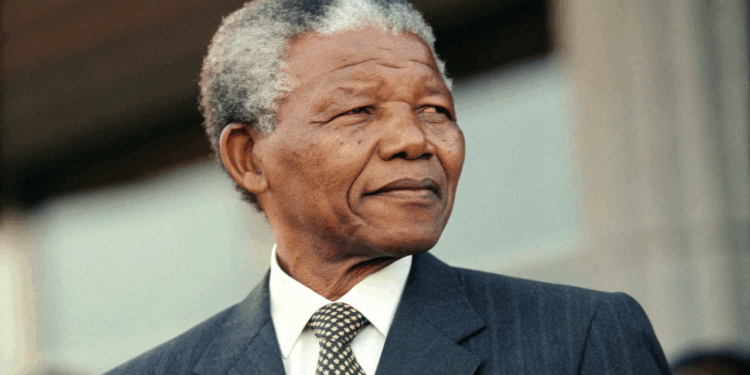 Nelson Mandela, símbolo da resistência e da reconciliação: “A educação é a arma mais poderosa que você pode usar para mudar o mundo”