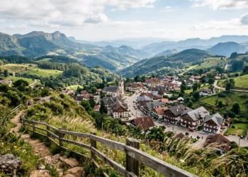 Fundado por um ministro austríaco a 796 m de altitude: esse vilarejo tem consulado europeu e qualidade de vida alpina