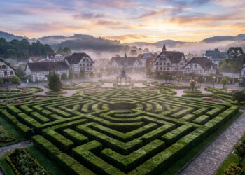 A cidade brasileira com labirinto gigante onde as pessoas cantam em alemão e ninguém fora da capital conhece