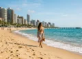 A capital nordestina de mar morno e brisa perfeita está em alta: 42,6% mais estrangeiros e recorde histórico de turistas internacionais