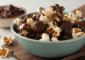 Segredo de chefs pipoca com chocolate perfeita, doce e crocante em casa