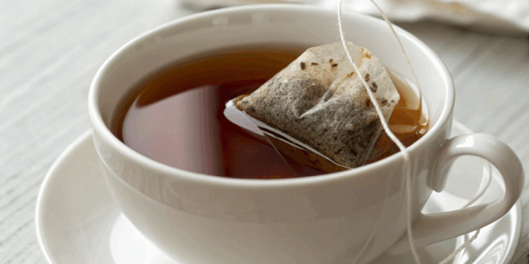 saquinho-de-chá-no-copo-de-chá