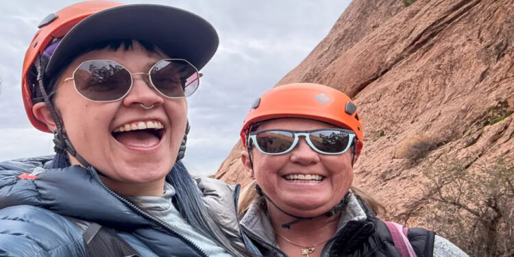 Ela levou a mãe de 63 anos numa viagem radical e o resultado provou que idade não é limite