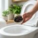 Jogar café usado no vaso sanitário: Para que serve e por que é recomendado
