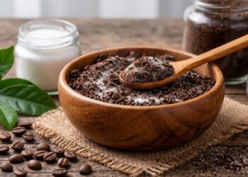 Café usado com bicarbonato de sódio: para que serve essa mistura e por que tanta gente está usando