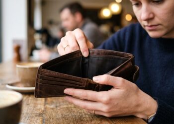 A sensação constante de falta de dinheiro pode não ter relação com sua renda atual, mas com o ambiente em que seu cérebro foi moldado