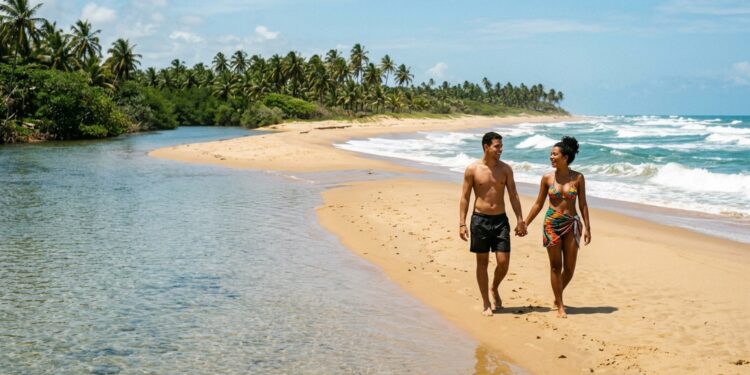 Rio cristalino ao lado do mar azul: a praia baiana em reserva estadual que preserva o encontro das águas